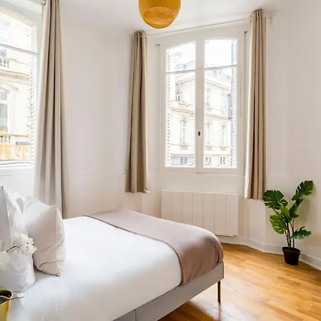 Merveil - Family - Champs Elysees - Monceau Apartment
